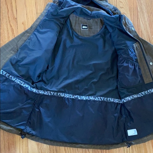 REI Goretex Jacket - Picture 9 of 9